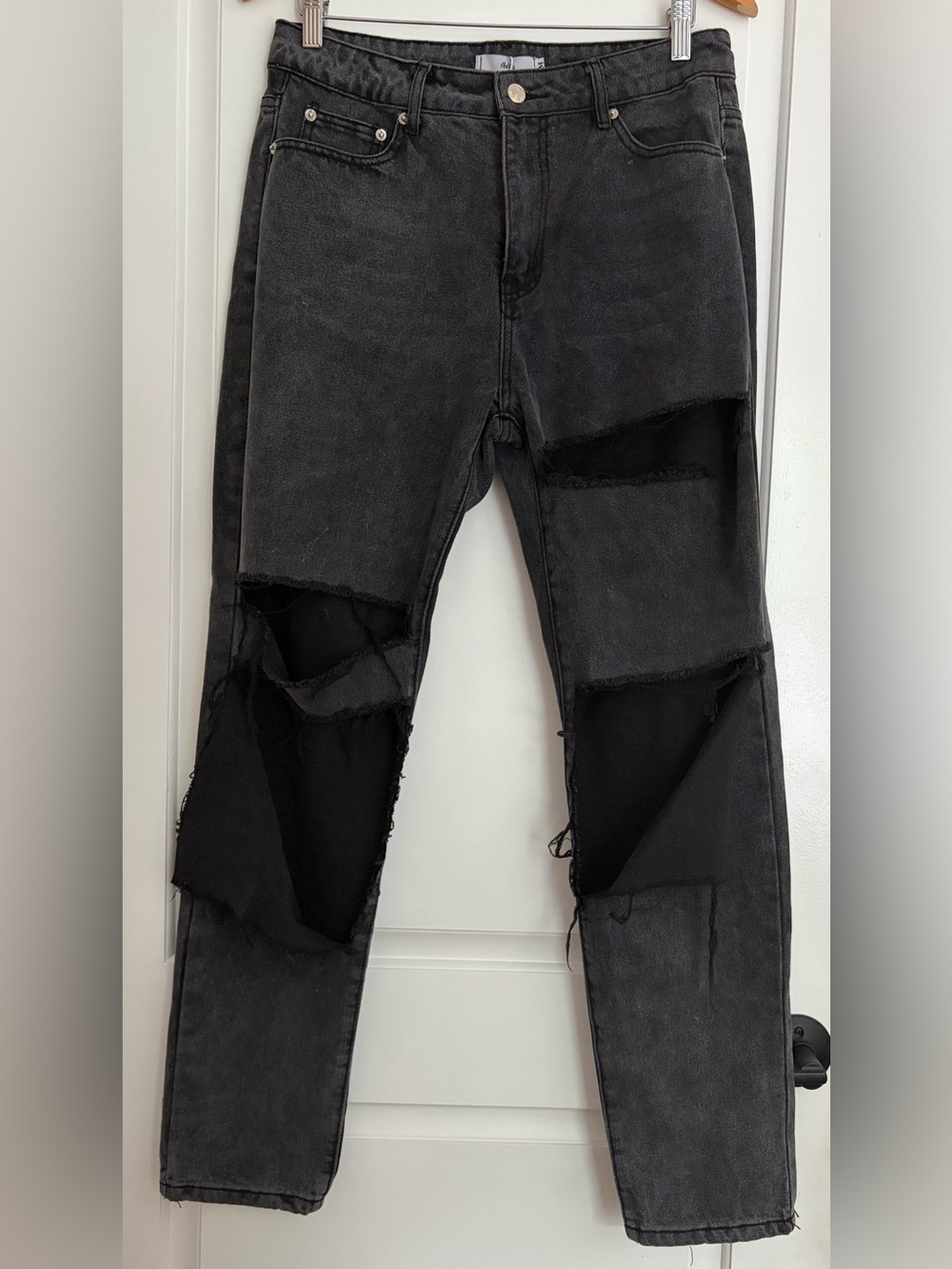NWT ADIKA 100% Cotton Black Skinny Distressed Jeans (M)